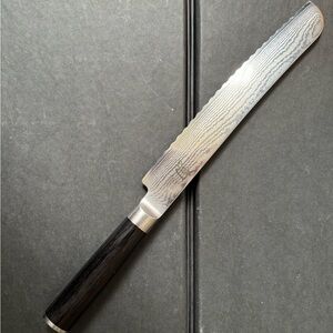 Shun DM0705 Bread Knife 9 inch Serrated